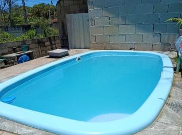 Casa de 2 quartos, Itanhaém · Casa com piscina e 2 quartos em Itanhaém.