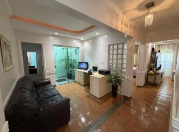 Casa de 4 quartos, Gama · Imóvel com Escritório, Área Gourmet e Ambientes Amplos no Gama