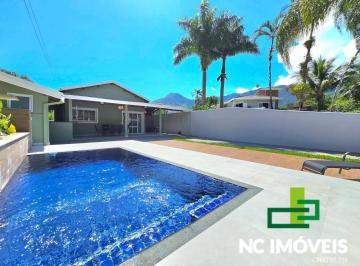 Casa · 150m² · 3 Quartos · 2 Vagas · Casa Mobiliada com Piscina à Venda em Caraguatatuba - Praia da Mococa