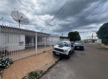 Casa · 4 Quartos · 3 Vagas · Casa à Venda na QNO 13 Conjunto I | 4 Quartos Sendo 1 Suíte | 3 Vagas de Garagem | Financiável