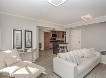 Apartamento · 150m² · 3 Quartos · 2 Vagas · Apartamento à venda no Centro em Balneário Camboriú.