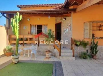 Casa · 180m² · 3 Quartos · 2 Vagas · Casa em Rua João Alves - Jardim Maria Cândida - Caçapava/SP