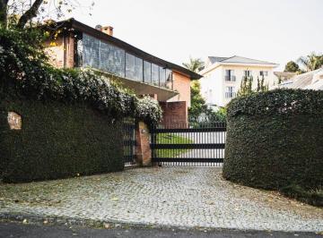 Casa · 299m² · 4 Quartos · 4 Vagas · Residência Exclusiva de Alto Padrão com 1.276m² de Terreno em Rua Sem Saída