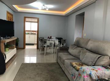 Apartamento · 80m² · 2 Quartos · 1 Vaga · Apartamento com 80 m², 2 Quartos sendo 1 Suíte e vaga de garagem no Centro de Tr
