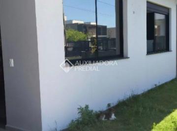 Casa · 106m² · 2 Quartos · 3 Vagas · Auxiliadora Predial aluga Casa 2 dormitórios, bem localizada na região central do campeche, loteamen