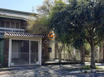 Casa · 298m² · 5 Quartos · 2 Vagas · Casa de 5 quartos e 2 vagas de garagem em Canoas.