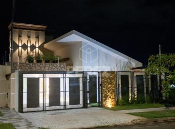 Casa · 230m² · 4 Quartos · Casa Térrea no Carandá Bosque