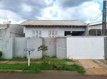 Casa · 270m² · 4 Quartos · 2 Vagas · Casa com 3 Quartos à Venda, 270m² por R$650.000,00, Presidente, Londrina-PR