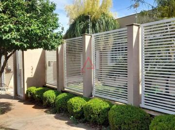 Casa · 200m² · 3 Quartos · 3 Vagas · Casa cm 3 Quartos à Venda, 200m² por R$850.000,00, San Remo, Londrina-PR