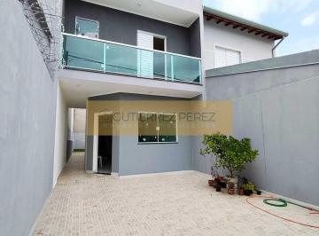 Casa · 117m² · 3 Quartos · 2 Vagas · À venda Sobrado Novo com 3 dorms