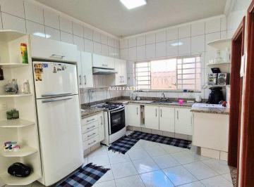 Casa · 220m² · 4 Quartos · 3 Vagas · Casa para venda em São José de 220.00m² com 4 Quartos, 1 Suite e 3 Garagens