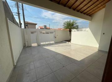 Casa · 199m² · 3 Quartos · 4 Vagas · Casa para alugar em Jardim Europa de 198.84m² com 3 Quartos, 1 Suite e 4 Garagens