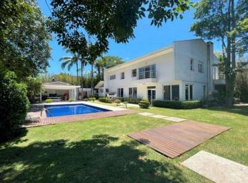 Casa · 541m² · 4 Quartos · 6 Vagas · Casa de Condomínio para venda e aluguel em Granja Viana de 541.00m² com 4 Quartos, 4 Suites e 6 Gara