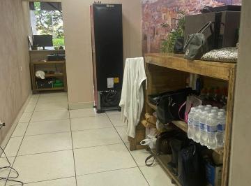 Comercial · 30m² · Galpão / Depósito / Armazém para venda em Centro de 29.74m²
