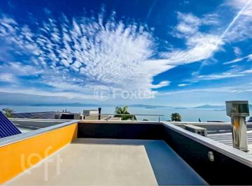94aab17e · Casa em Condomínio, 3 dormitórios, 323.11 m², em Cacupé
