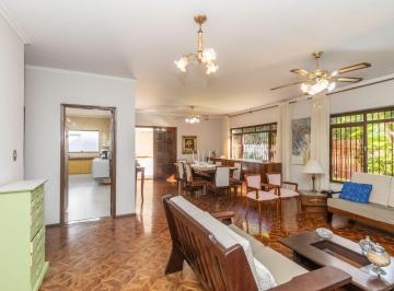 Casa de 3 quartos, São Paulo · Casa térrea de alto padrão com 3 suítes na vila Madalena a venda