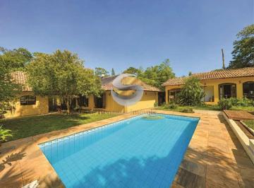 Casa · 302m² · 5 Quartos · 6 Vagas · Casa TÉRREA, 5 dormitórios, 3 suítes, gourmet, piscina, escritório! Km.26