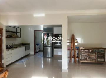 Casa · 120m² · 3 Quartos · 2 Vagas · Excelente casa para locação, ideal para quem busca conforto, espaço e tranquilid