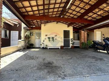 Casa · 134m² · 2 Quartos · 2 Vagas · Casa à venda no Residencial Village Amato com 2 quartos, 134m² por R$ 440.000.