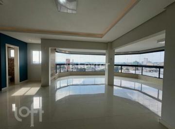 7db91982 · Apartamento, 3 dormitórios, 156 m², em Centro