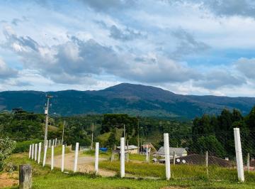 Rural de 2 quartos, Tijucas do Sul · Terreno rural com área verde, pomar e espaço para cultivo em Tijucas do Sul/PR