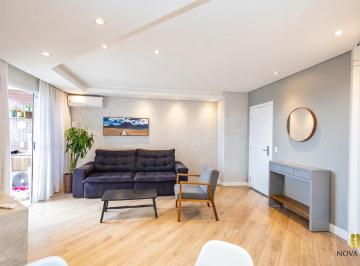 Apartamento · 77m² · 2 Quartos · 1 Vaga · Apartamento Vila Izabel/Água Verde com 2 Quartos e 2 banheiros, 1 vaga e 77 m²