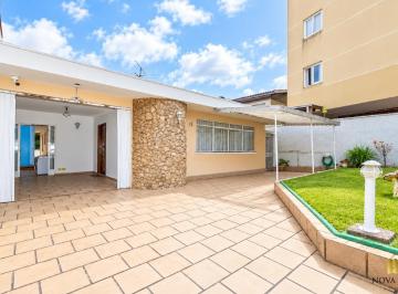 Casa · 151m² · 4 Quartos · 4 Vagas · Casa Térrea com Piscina e Amplo Quintal à Venda no Boa Vista / Bacacheri