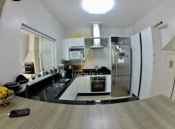 Casa · 250m² · 3 Quartos · 1 Vaga · Sobrado para alugar no bairro Centro - Balneário Camboriú/SC