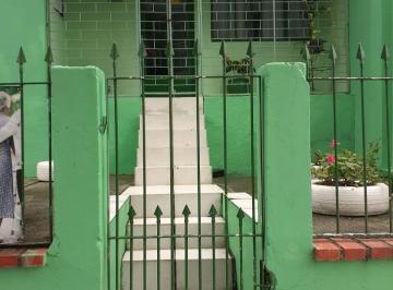 Casa de 3 quartos, Porto Alegre · Preço de Terreno! Imóvel com 2 Casas para Reforma