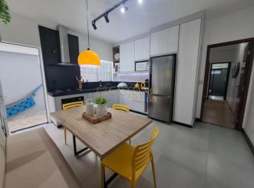 Casa · 180m² · 3 Quartos · 2 Vagas · Sobrado à venda de 120m² | 03 dormitórios, sendo 01 suíte e edícula | Jardim Oriente | São José dos 