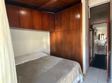 Apartamento de 2 quartos, Itajaí · Sobrado quadra mar na praia de Cabeçudas