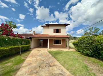 Casa de 4 quartos, São Bento do Sapucaí · Sobrado à venda no Centro de São Bento do Sapucaí com amplo terreno de 945m2