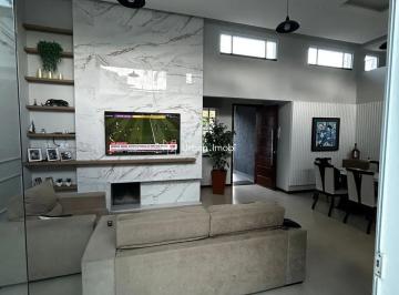 Casa · 303m² · 3 Quartos · 2 Vagas · Casa Alto Padrão com 3 Quartos, Área Gourmet.