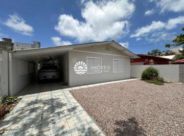Casa · 275m² · 4 Quartos · 5 Vagas · Viva Perto do Mar! Casa em Zimbros com Localização Privilegiada