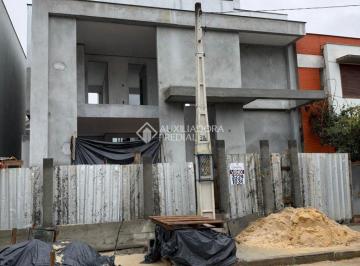 Casa · 235m² · 3 Quartos · 3 Vagas · Casa de alto padrão com piscina em Bom Abrigo Florianópolis.