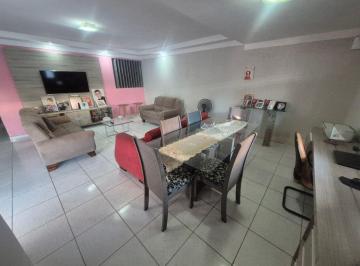 Casa de 3 quartos, Natal · Casa de Esquina terreno medindo 375m², quintal amplo e garagem para 4 Carros.