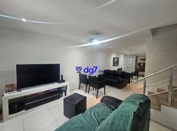 184c1d342a6137facb453d2b08c750aaf8bf130c · Silenciosa casa de condomínio na Granja