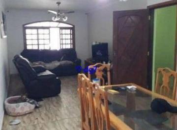 9623a400a8032817b8aac894f668699ea8663d08 · Sobrado com 3 Dormitórios, 1Suíte, Quintal com churrasqueira e terraço