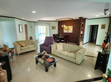 Casa de 8 quartos, Águas Claras · Mansão em Condomínio Fechado com 8 Suítes e Lazer Completo em Arniqueiras