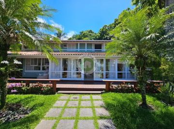 Casa · 300m² · 4 Vagas · LINDA CASA NO CONDOMINIO ANGRA AZUL, TOTALMENTE REFORMADA E DECORADA.