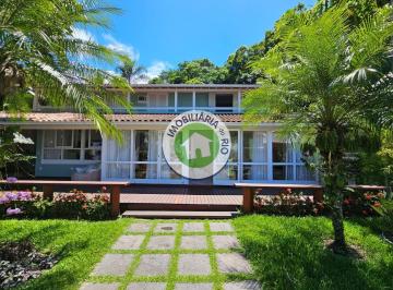 Casa · 300m² · 4 Vagas · LINDA CASA NO CONDOMINIO ANGRA AZUL, TOTALMENTE REFORMADA E DECORADA.