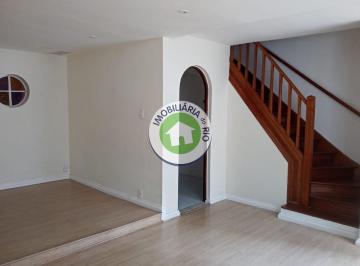 Casa · 152m² · 2 Vagas · Casa de três andares em condomínio fechado na rua Lucio de Mendonça