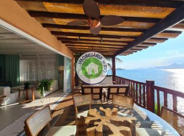 Casa · 250m² · 2 Vagas · Luxo e discrição em Angra dos Reis com 4 suítes!!