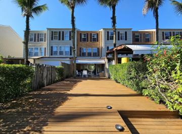 Casa · 180m² · 2 Vagas · Oportunidade no Frade! Casa de canal para barcos até 52 pés