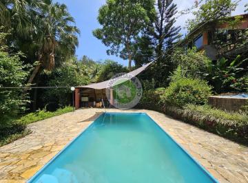 Casa · 430m² · 4 Vagas · Venha viver em um verdadeiro paraíso verde no Condomínio Verde Vale! Esta casa em condomínio bucóli…