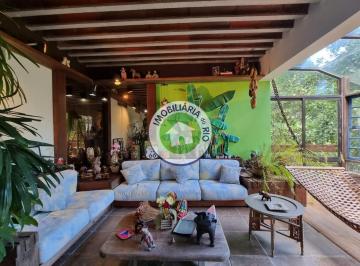 Casa · 300m² · 4 Vagas · Bucólica casa tríplex de 5 quartos no meio da mata atlântica!
