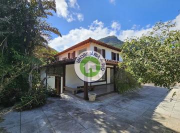 Casa · 3 Vagas · Casa linda em São Conrado com 800 metros e vista para Pedra Bonita e Pedra da Gávea!