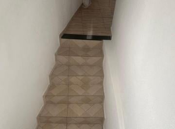 Casa · 80m² · 1 Quarto · Aluga-se bela casa