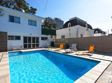 Casa · 371m² · 4 Quartos · 3 Vagas · Casa incrível no Alto da Boa Vista: 4 dorms, piscina, edícula e excelente localização!!!