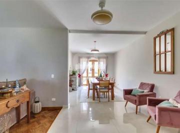 Casa · 380m² · 4 Quartos · 6 Vagas · Casa de Vila com 4 Quartos e 4 banheiros à Venda, 380 m²